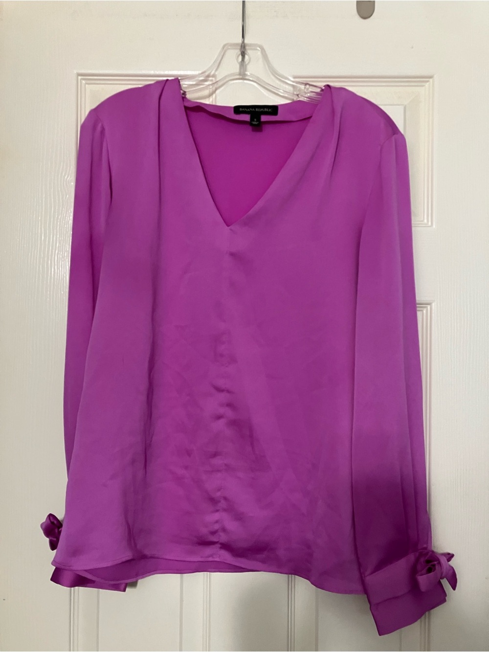 Banana Republic Fuchsia V-Neck Long Sleeve Blouse